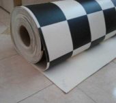Lay linoleum on parquet, tiles or other linoleum. But only on one condition - the base must be flat
