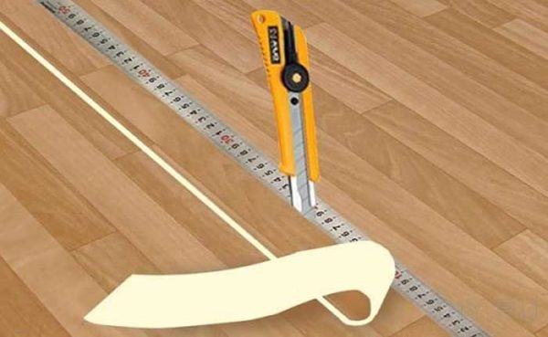 How to trim so that the linoleum joint is perfect