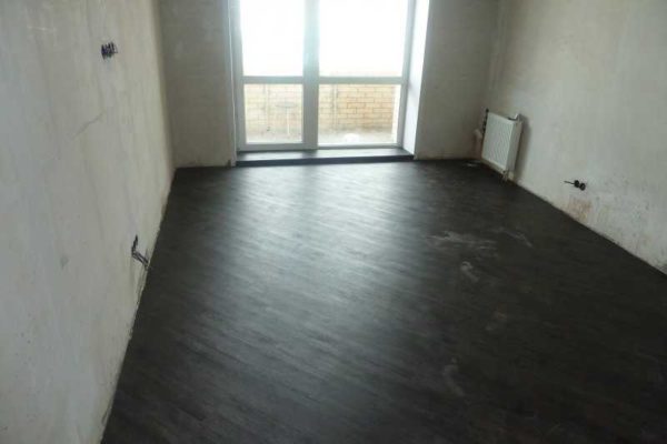 Vinyl floor tiles look presentable