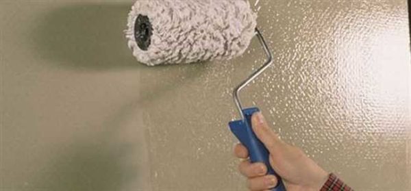 After gluing, it is advisable to cover the glass canvas with a primer
