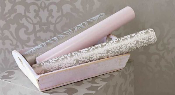 Another type of wallpaper with special properties is vinyl