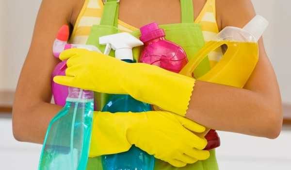 How and how to clean the tiles in the bathroom depends on the type of pollution