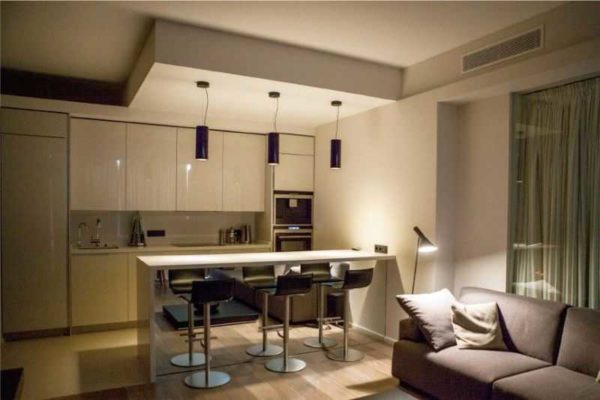 How to make a ceiling in the kitchen is not an easy question