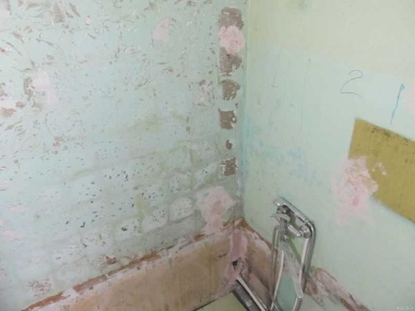 It is from this state that the repair of a bathroom in Khrushchev usually begins