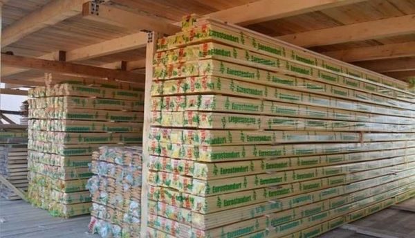 Drying grooved board packed in polyethylene