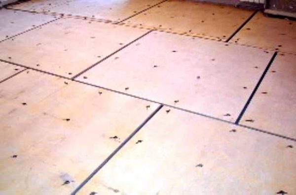 How to lay plywood on the floor correctly