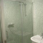 This is how the bathtub looks like after gluing the PVC tiles under the mosaic