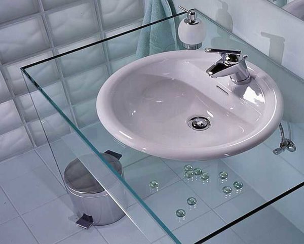 The glass looks great, but you will have to rub it frequently