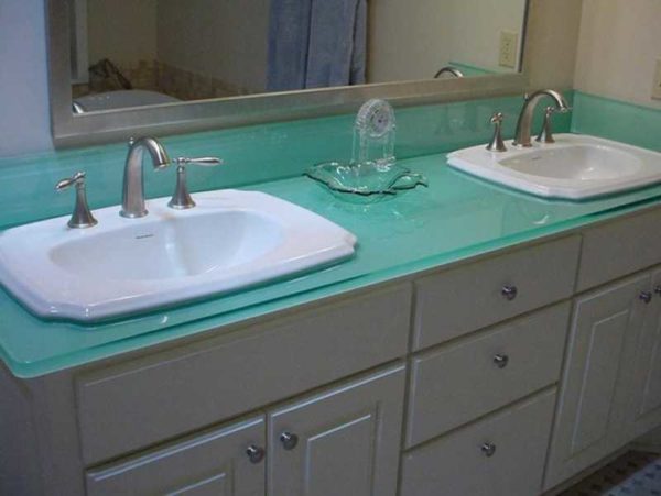 Glass looks great, but difficult to clean