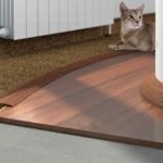 Flexible plastic skirting board can be bent with a small radius
