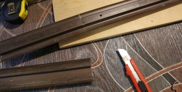 You can cut some types of plastic skirting boards with a regular stationery / wallpaper knife, but it is better to use a saw with a metal blade