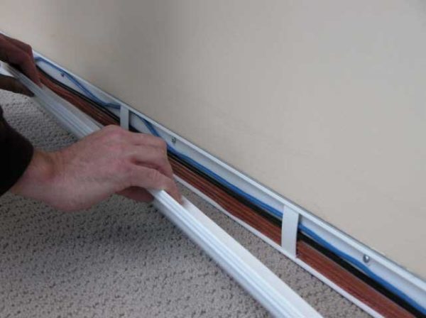 Fasteners are chosen with flat wide caps
