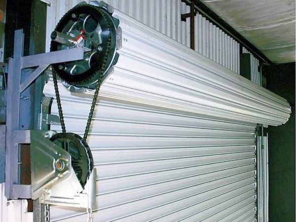 Roller shutter garage door device