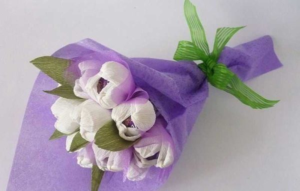 Adorable corrugated paper flowers can decorate your interior or be a gift