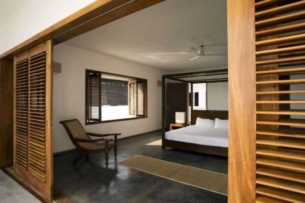 Louver partition to separate the sleeping area