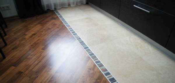 This is how neatly you can arrange the connection of the tile with the laminate