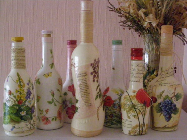 Decoupage bottles are a good start for beginners