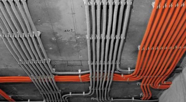 Lay the electric corrugation in parallel, trying to make as few turns as possible