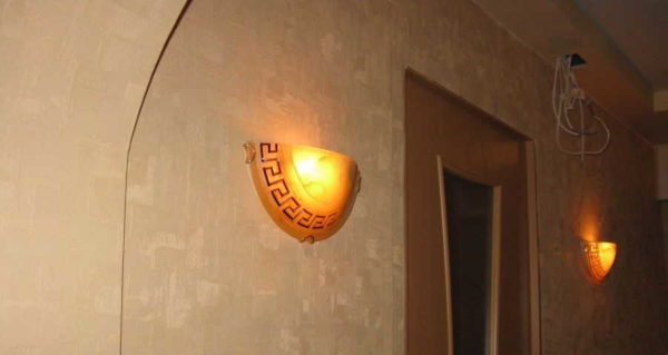 In order to get the light reflected from the ceiling, you need lamps of this type.