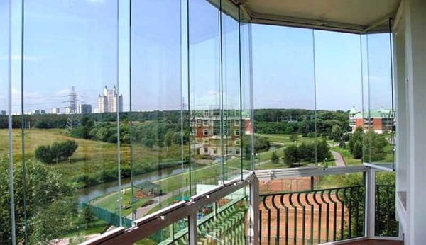 Balcony with panoramic glazing - residents of high-rise buildings have an excellent view