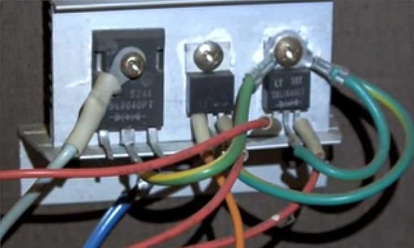 Solar panels for home: electrical connection