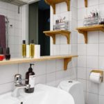 Wooden bathroom accessories - work in contrast