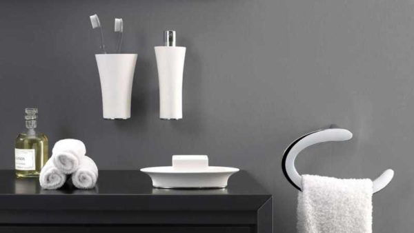 A very interesting shape of the towel holder ...