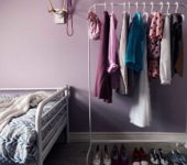 Rack hangers are great in bedrooms and dressing rooms or in those rooms that replace them.