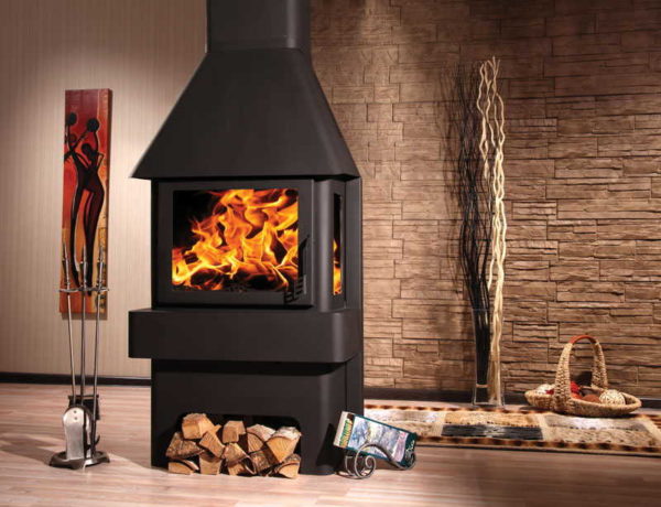 A solid fuel stove with a sealed door can be switched to smoldering mode