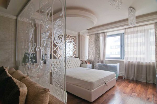 For classic interiors, you can make a sandblast drawing on the glass