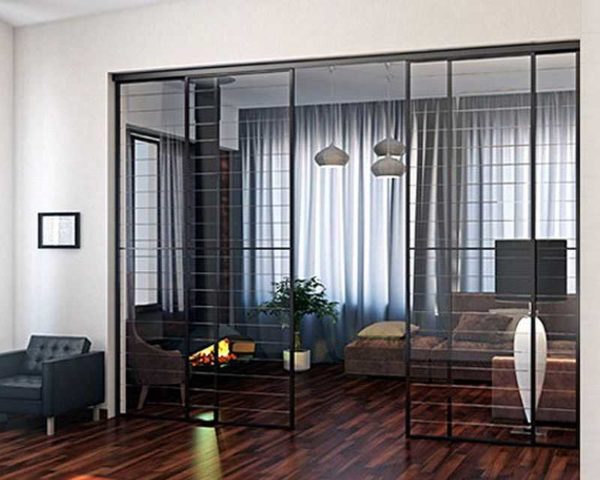 Frames, thin imposts ... the simplest solutions give an interesting effect