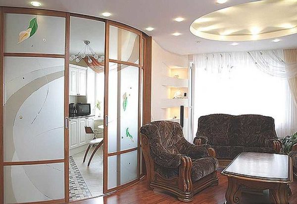 Radial glass partitions are allocated in a separate group, as they have a special configuration