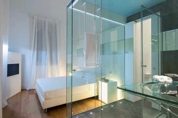 All-glass partitions have no boundaries