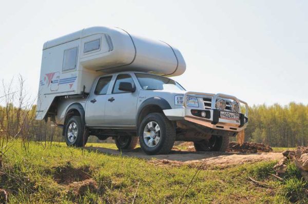 Such a caravan for cars with a solid lifting capacity and an open trunk