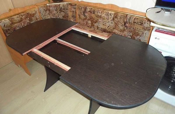 Wooden or veneered immediately and you cannot determine