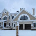 A one-story brick house does not mean a dull square box