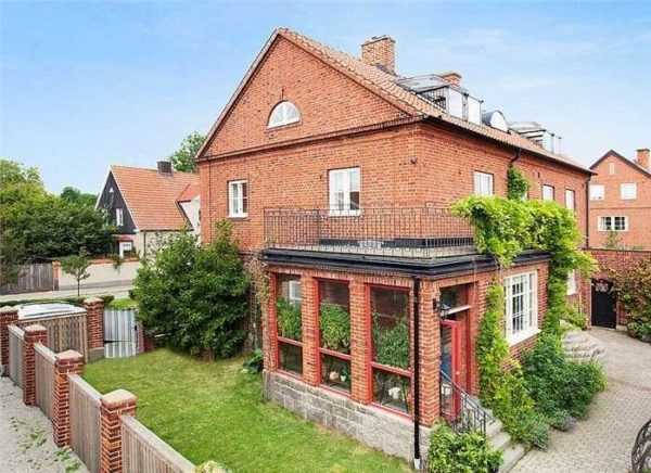 An extension is interesting. The house itself is too simple in form ...