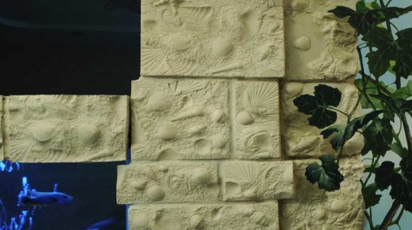 You can also make such forms: imitation of bricks with marine motives