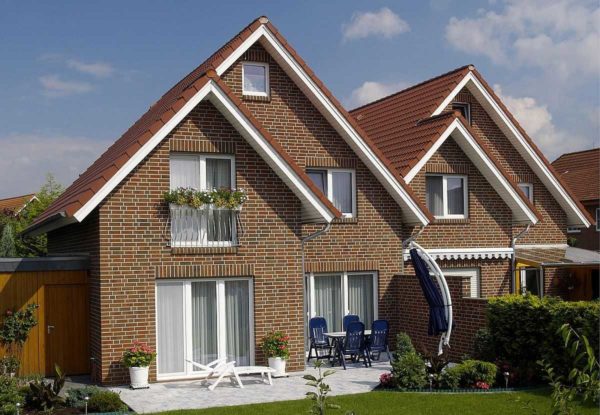 This style in architecture is commonly called American ...