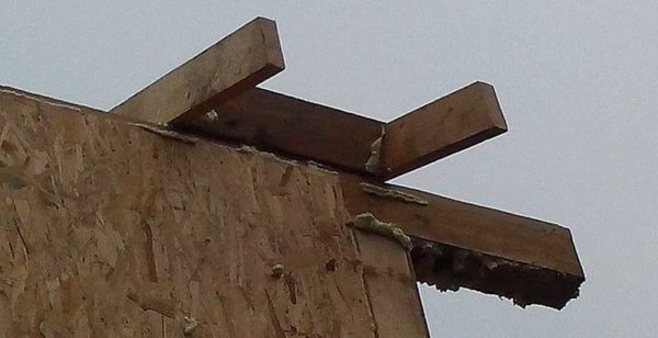 If the overhang of the roof is made without insulation