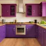 Two bright enough shades are balanced by the wood floor and the warm light beige of the walls