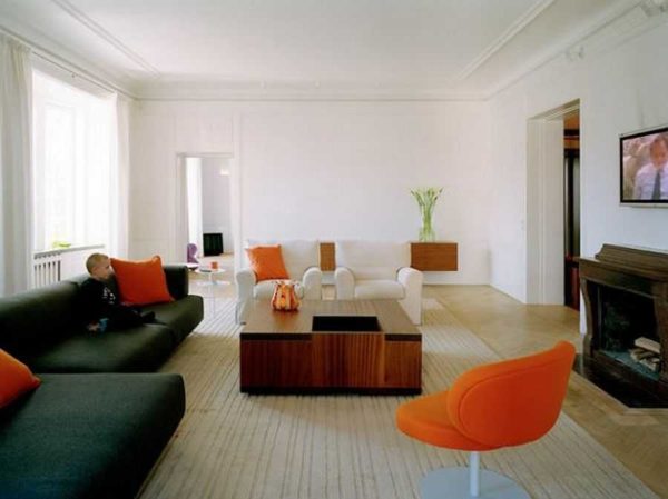 For example, a wide cornice in a modern interior (plaster or polyurethane)