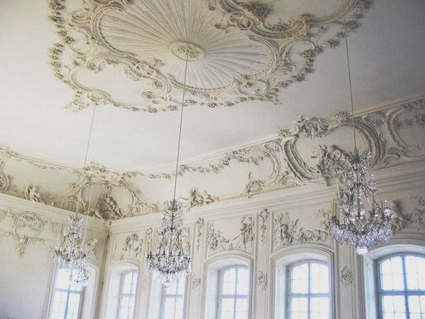 Stucco molding in the interior: such complex patterns are definitely plaster decorations