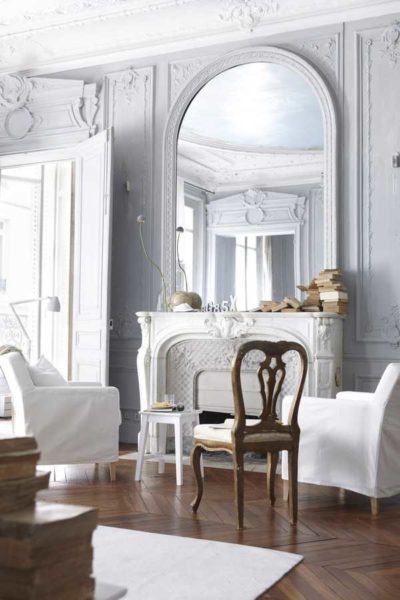 Stucco molding of mirrors - a classic technique