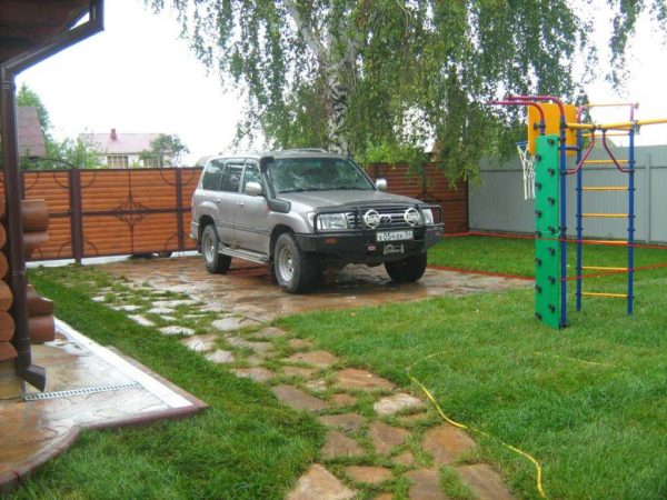 Everything looks very decent with natural stone