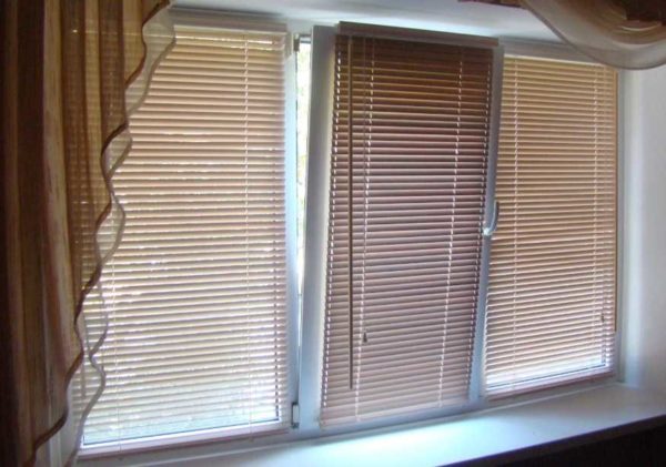 Installation of blinds on a PVC window