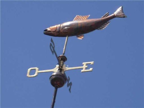 Bulky fish made of painted zinc or copper