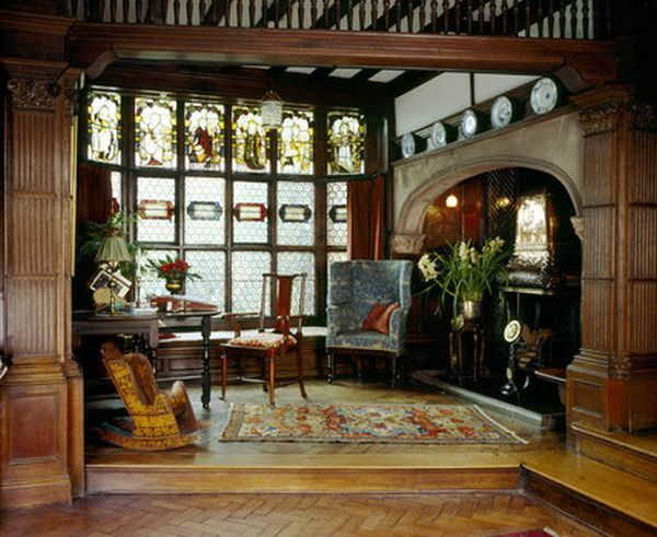 Stained-glass windows in a classic interior - it is important to coordinate all the components in color and style