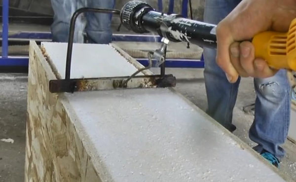 Electric foam cutter with depth gauge installed