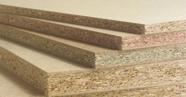 Layers and different shades of shavings are clearly visible here. Green is a sign of water resistance
